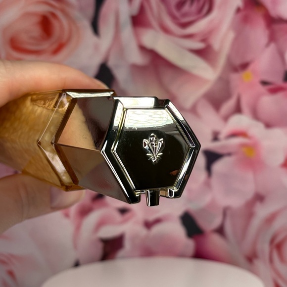 Guerlain Abeille Royale Daily Repair Serum - $240 RETAIL - Picture 9 of 10